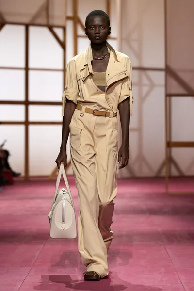 Look 7